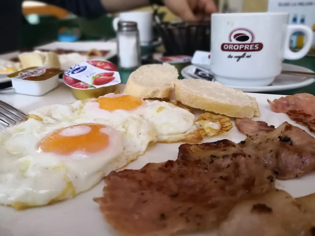 Martine Abiaad_Me gusta Sant Joan_Sant Joan dAlacant_review