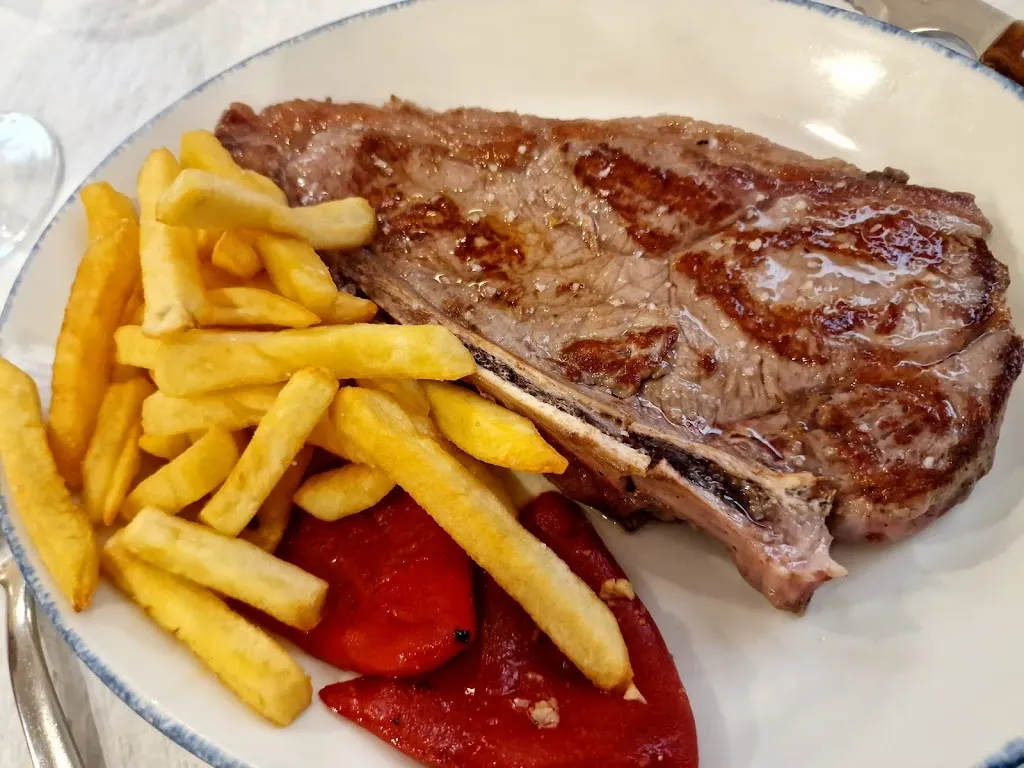 Bar restaurante Camping Acedo_Piedramillera_slider_image_1