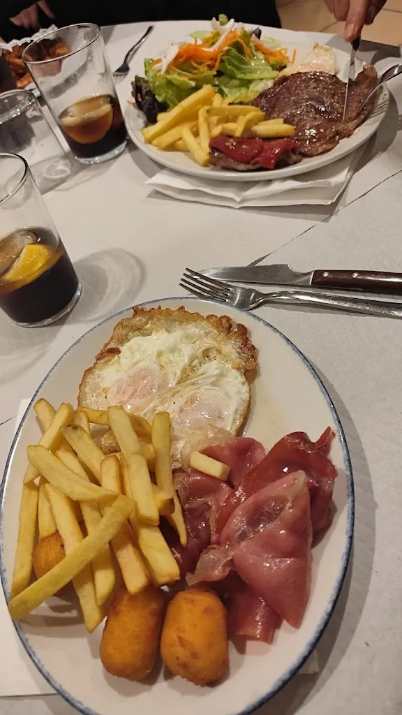 Bar restaurante Camping Acedo_Piedramillera_slider_image_2