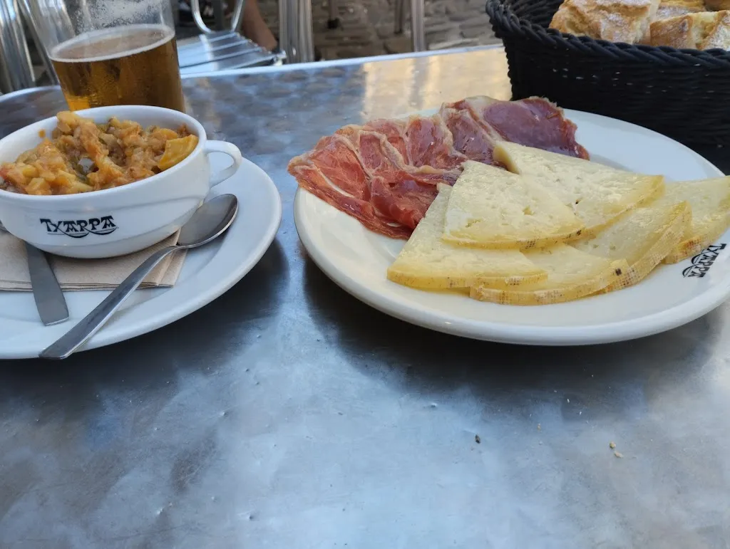 Menu_Cafetería Txarpa_Roncal/Erronkari_image_8