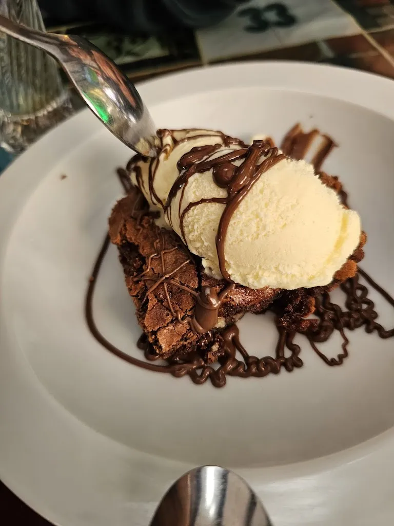 Laura López Lillo_Flamingo English Bar_Sant Joan dAlacant_review