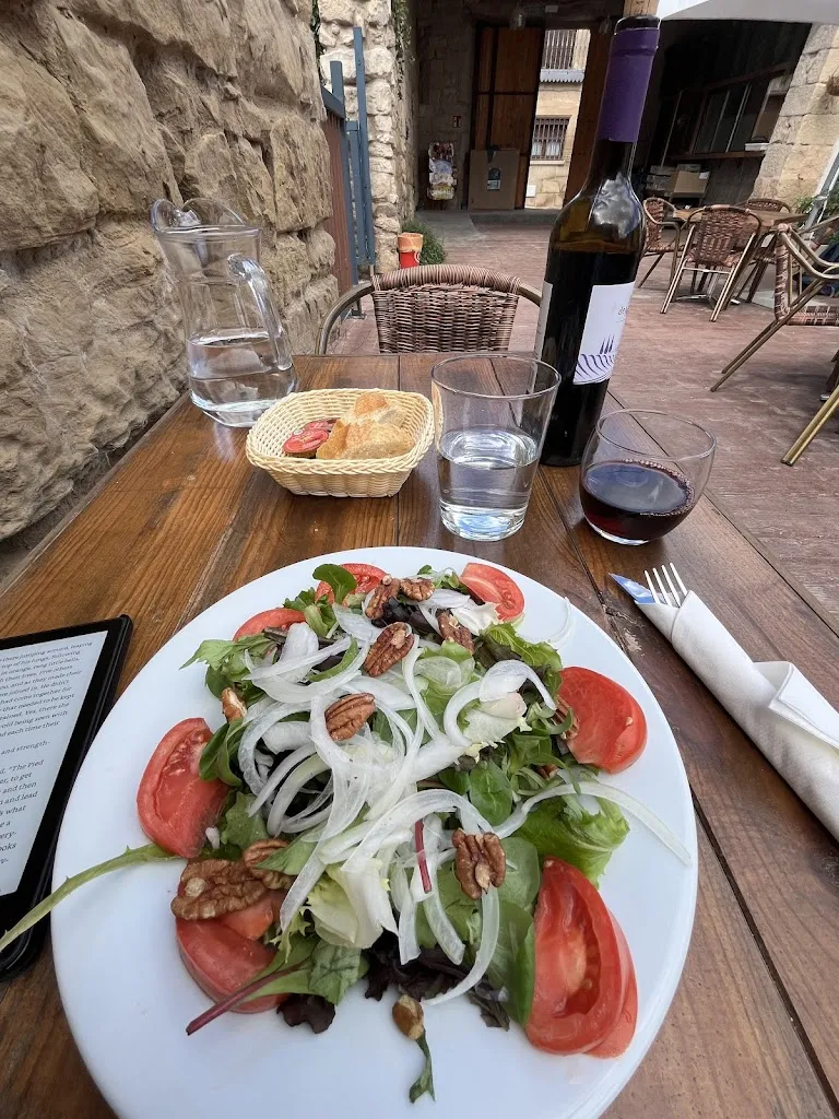 Zoe Pollock_Terraza La Mala Racha café bar_Sansol_recensione