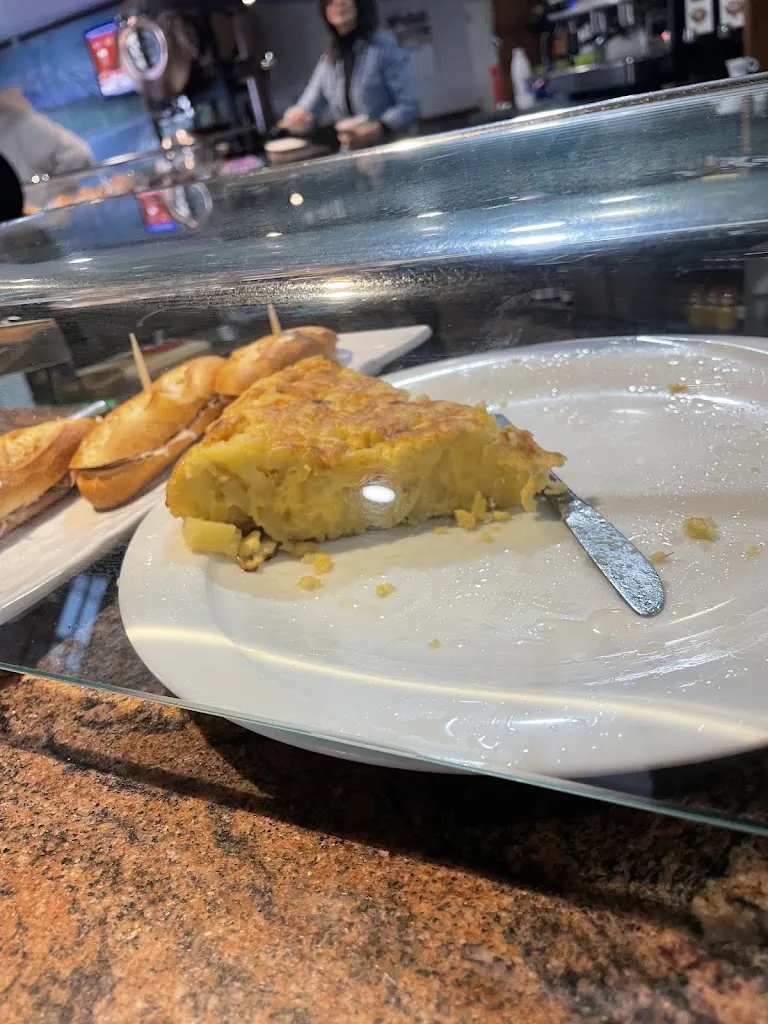 Farheen Husain_La dosmil_Ribaforada_review