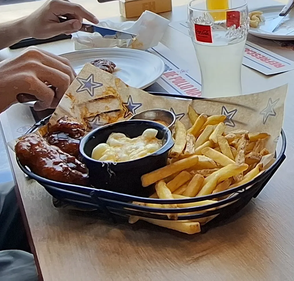 João Pereira_Foster's Hollywood_Sant Joan dAlacant_recensione