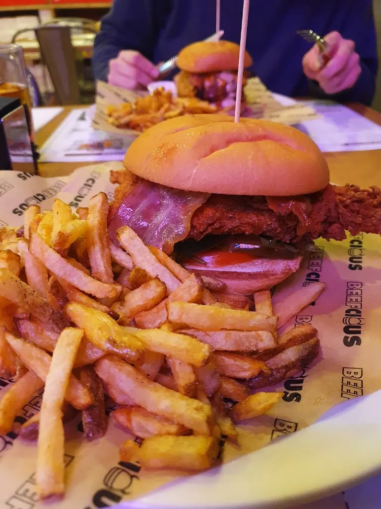 Enikő Kiss_Beefcious Ensanche de Vallecas_Segundo Ensanche_review