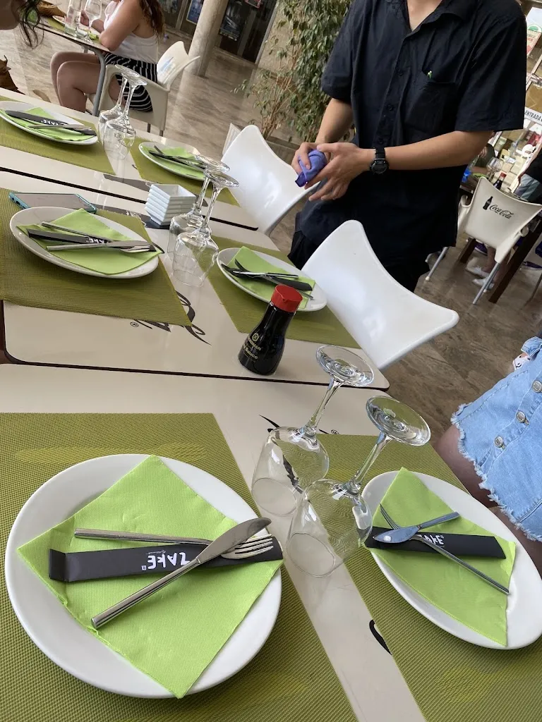 Ghislaine G. Mekeukionoui_Restaurante ZAKE_Sant Joan dAlacant_review