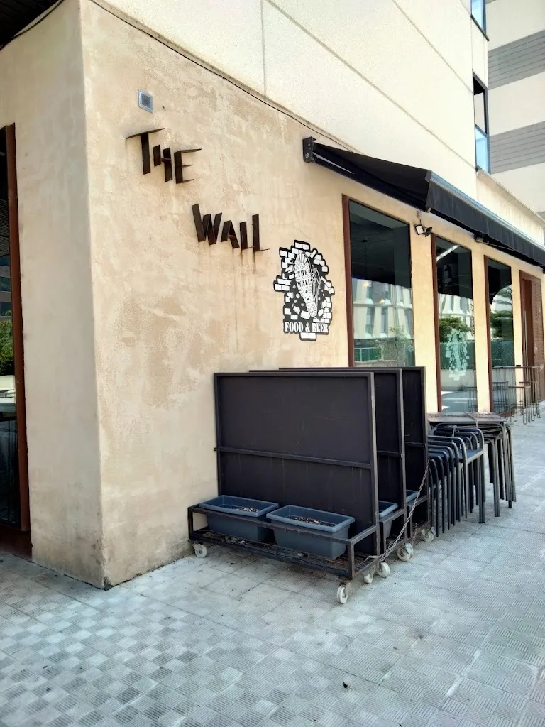 The Wall restaurant in Sarriguren