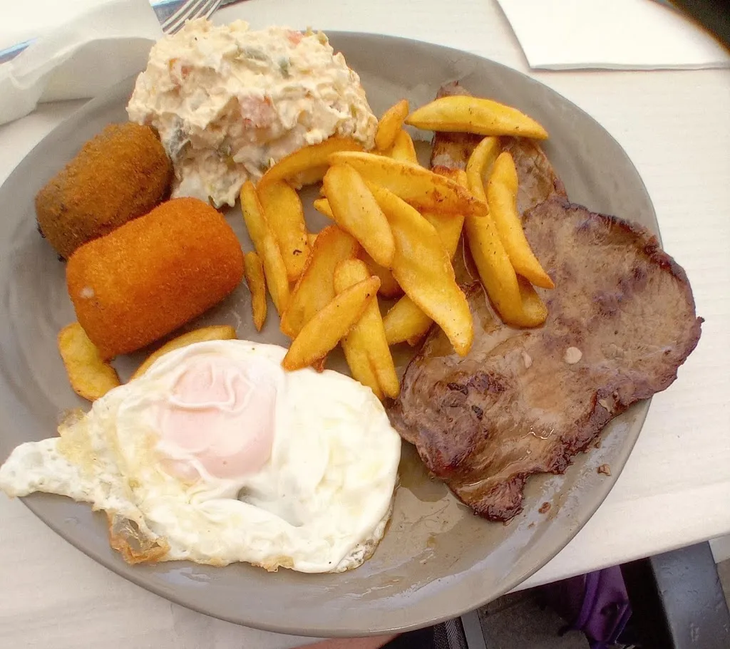 Jackie Lyons_Bar restaurante Los Porches de la Plaza_Tafalla_review