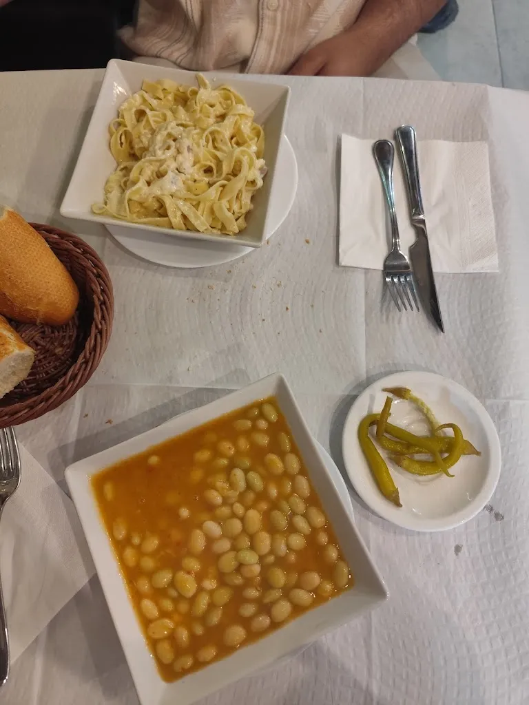 Ixone Fernandez_Bar restaurante Los Porches de la Plaza_Tafalla_review