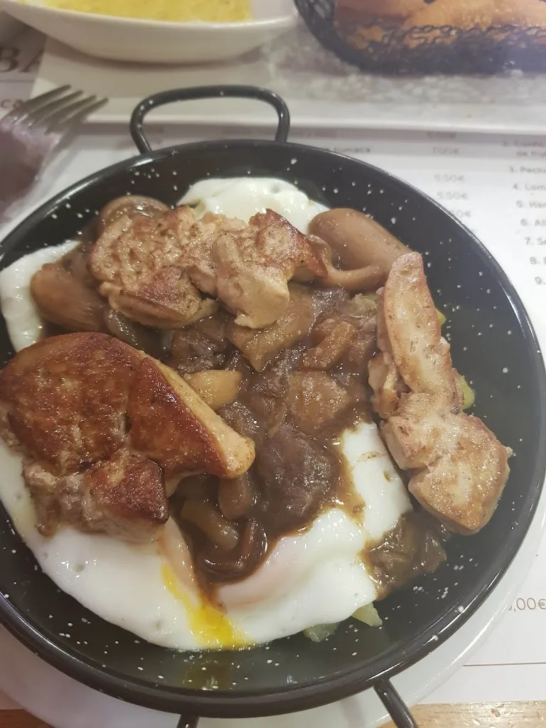 Iosune Lacunza_Bar Larrain_Tafalla_review