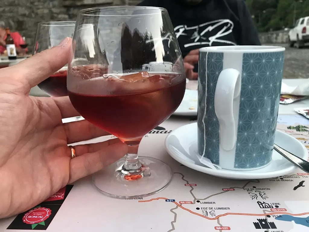 chachi last_Las Golondrinas.ainariak_Urzainqui_review