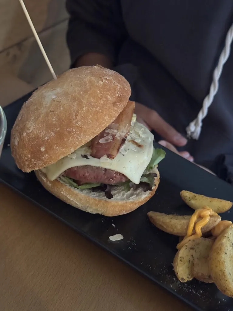 Anders BG_Las Golondrinas.ainariak_Urzainqui_review