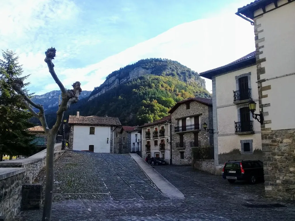 Ken Konrad Kramer_Albergue Armaia Artepea_Urzainqui_review