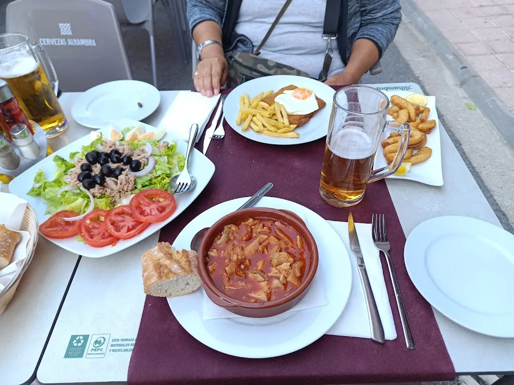 Alex Schmeusser_Bar Koffy's_Valtierra_recensione