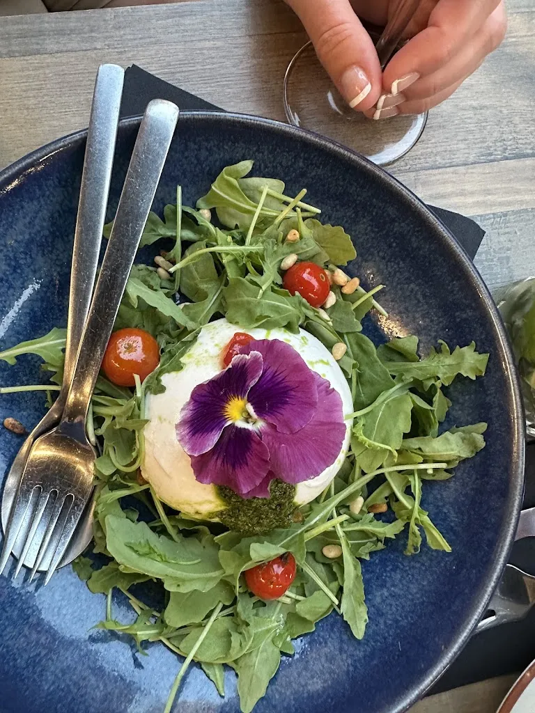 Jon Toy_Restaurante Amicis_Sax_review