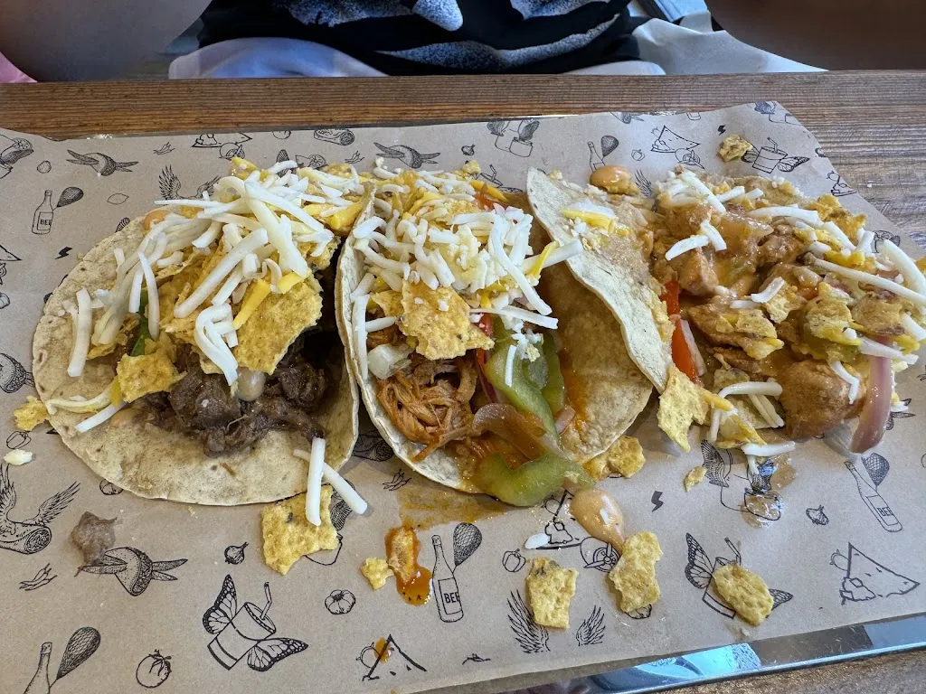 Jose L Tavira_Tierra Burrito Bar_Yerri_review
