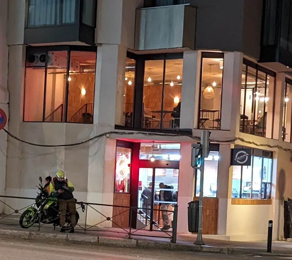 Tierra Burrito Bar restaurant in Yerri