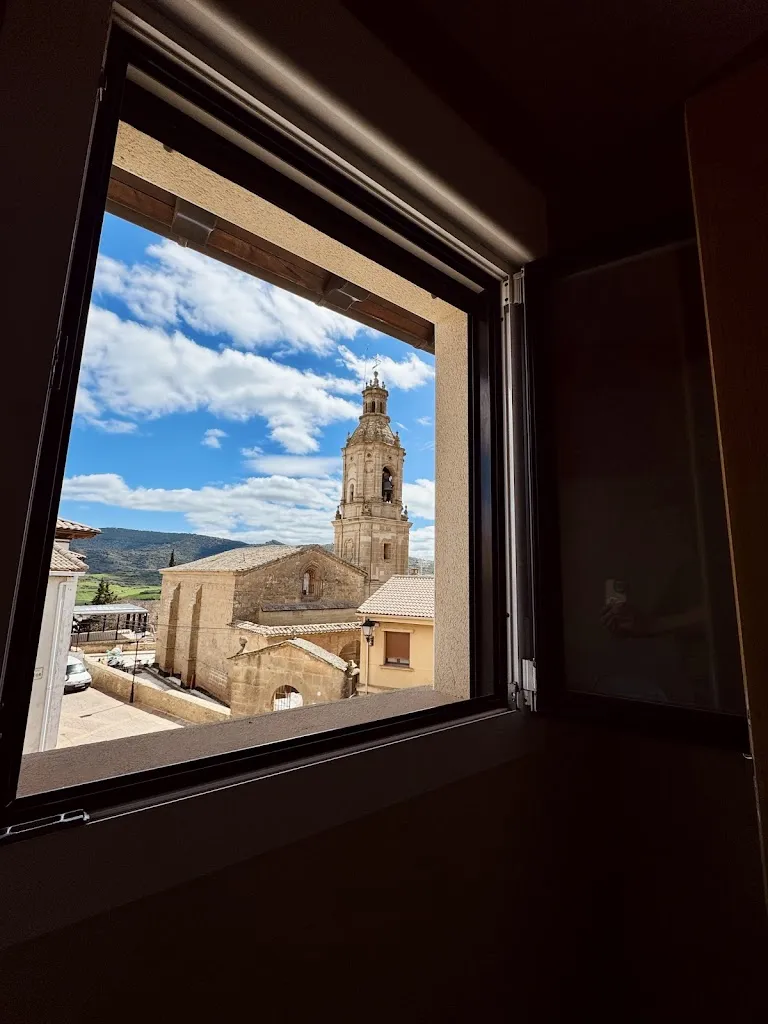 Hamish Birt_Albergue Villamayor de Monjardín_Villamayor de Monjardín_review