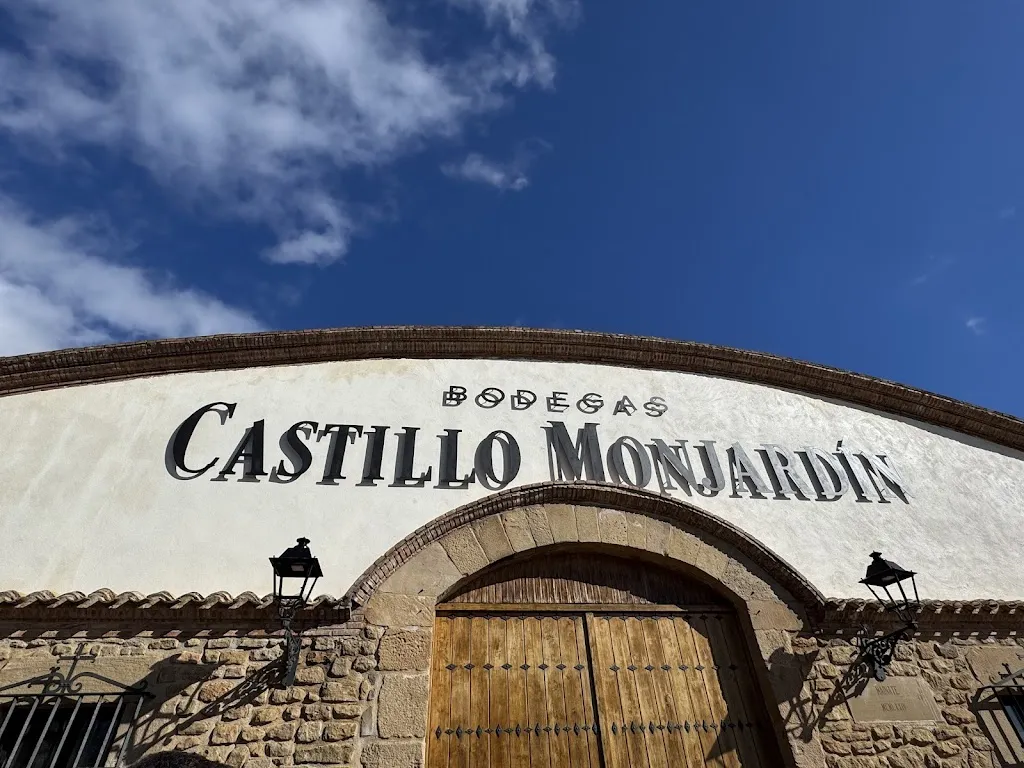 Javier Hualde Navarro_BODEGAS CASTILLO DE MONJARDIN SA_Villamayor de Monjardín_review