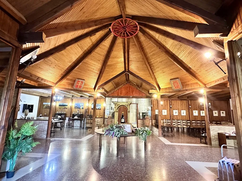 BODEGAS CASTILLO DE MONJARDIN SA restaurant in Villamayor de Monjardín