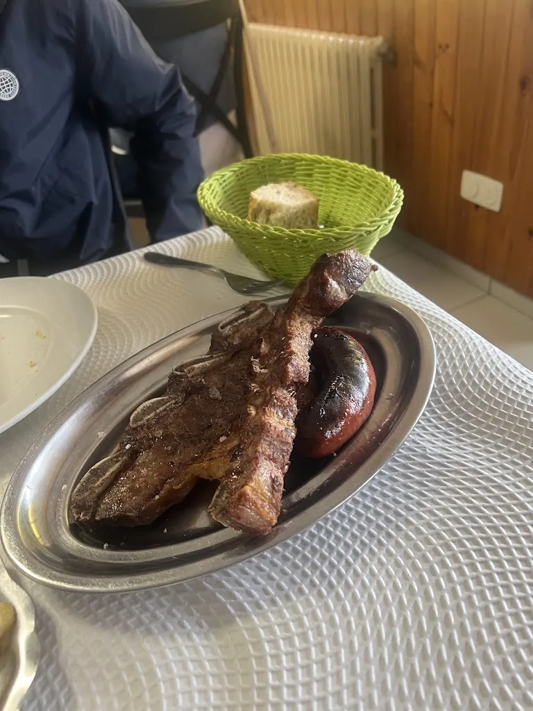 Lucia Espejo_Parrilla Rempenin_Cabana de Bergantiños_review