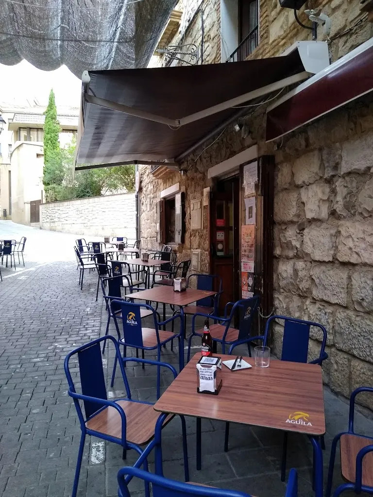 Adam Davey_Bar Moncayo_Tudela_review