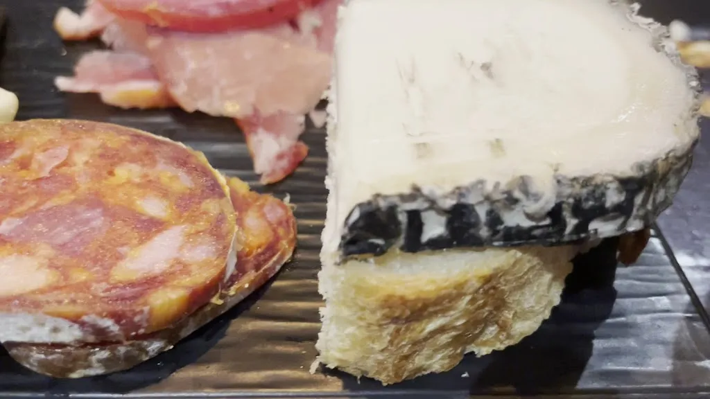 Rafael Zayas Muñoz-Cobo_Bar 17 Cortes_Tudela_review