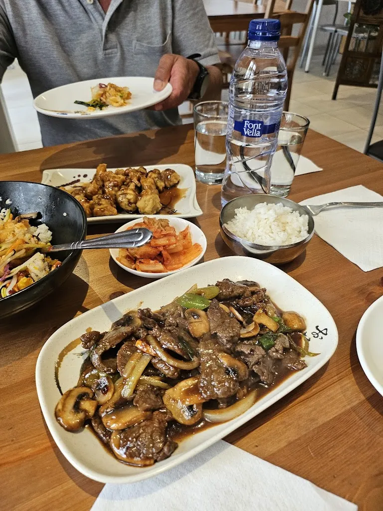 Lina Maria Guevara_Mashita_Bola A_review