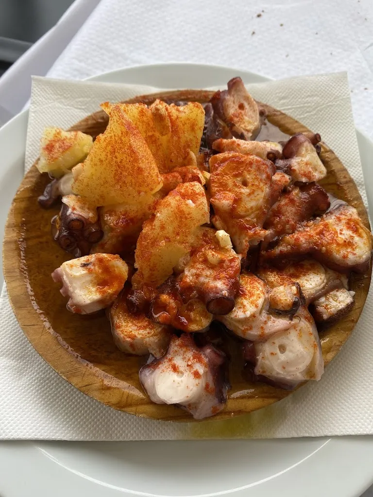 Café-Bar Parada Barbadás restaurant in Barbadás