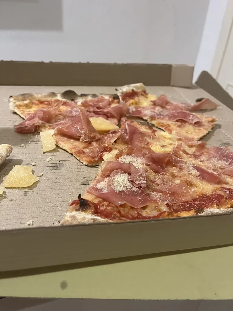 Fernanda Barbosa_Pizzería Estilo_Barbadás_review