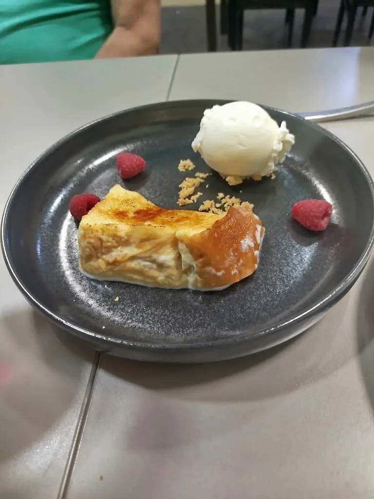 Lucas Enríquez Gilino_Orraca_Allariz_review