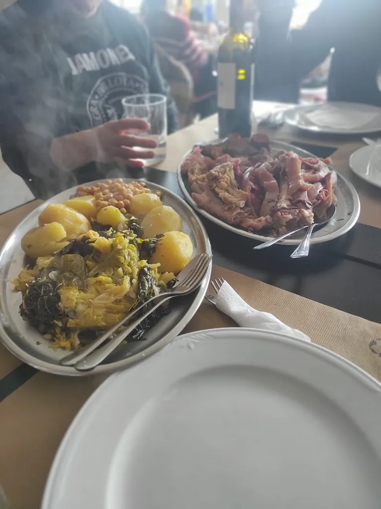 Pedro Caudete_Bar Carballeda de Avia_Carballeda de Avia_review