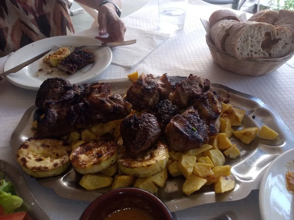 Marcelo De Almeida_Cafe Bar Ciguañeira_Calvos de Randín_review