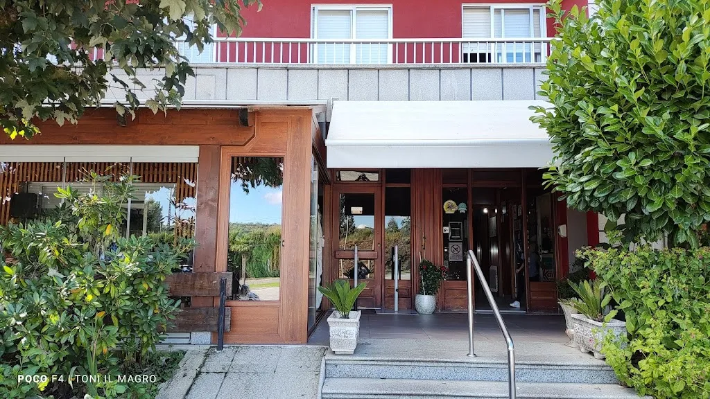 Restaurante Hostal Ateneo S.l. restaurant in Boborás