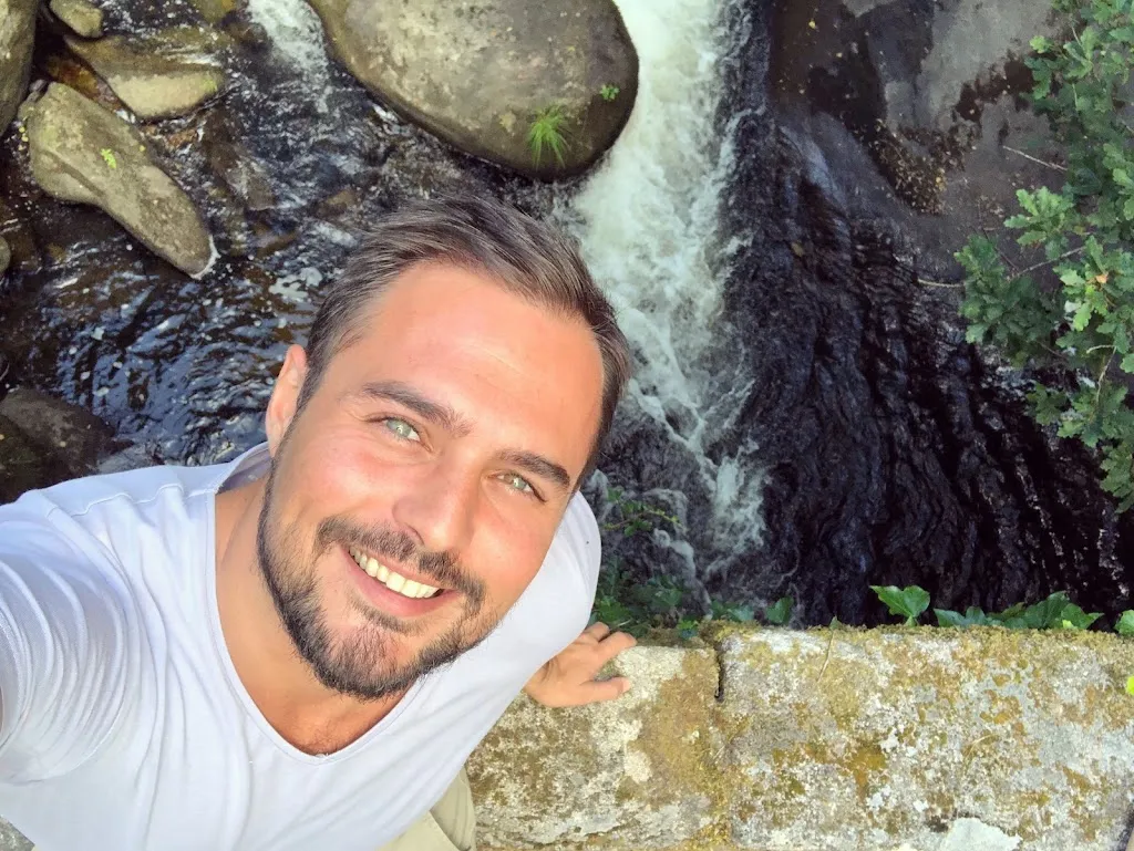 Diego Aguiar_Aldea Rural Pazos de Arenteiro_Boborás_review