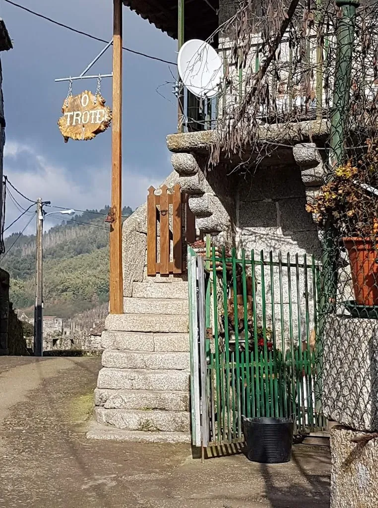 O Trote,_Boborás_slider_image_3