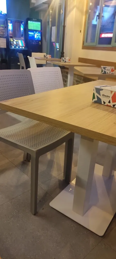 Fernando Carracedo_El Muro Del Malecón_Barco de Valdeorras O_review