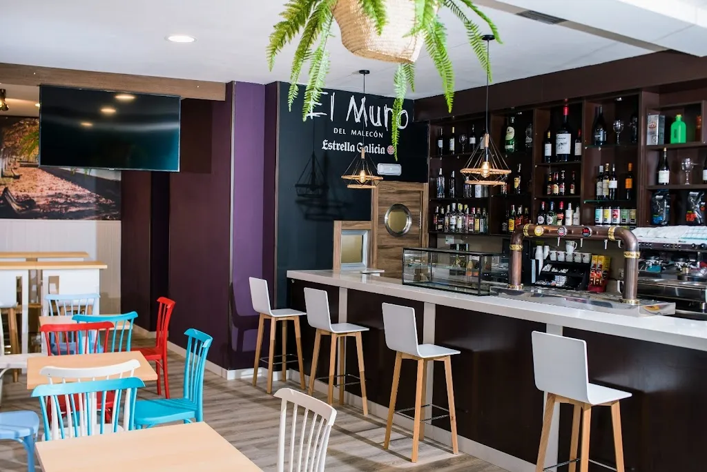 El Muro Del Malecón restaurant in Barco de Valdeorras O