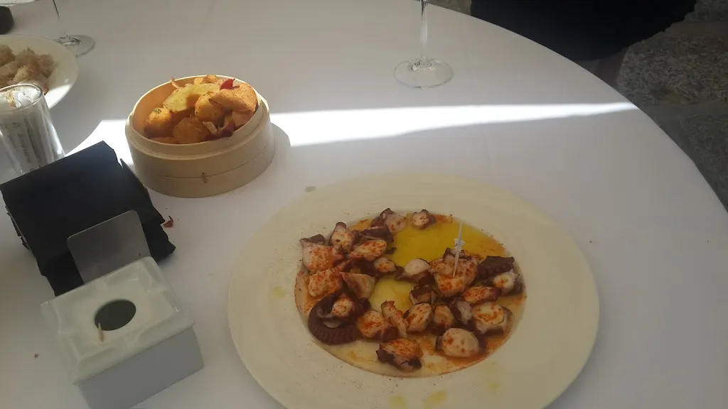 Paul Shotts_Casal de Armán_Castrelo de Miño_review