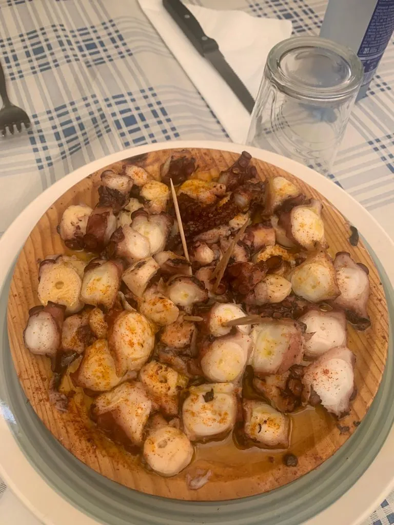 Manuel Espejo Olmos_Café Bar Adán_Castrelo de Miño_review