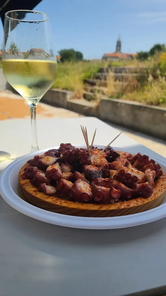 O Toxiño_Cualedro_slider_image_2