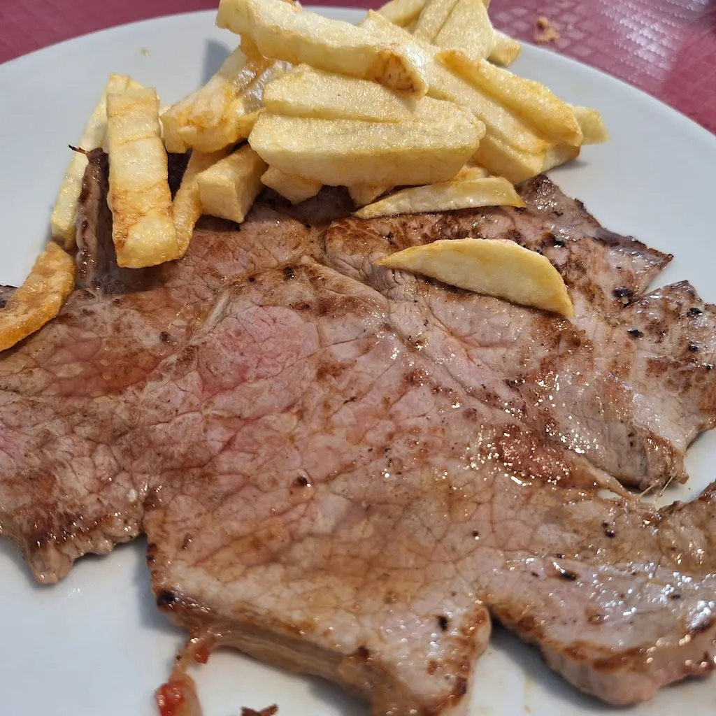 Meson Os Carballos._Castro Caldelas_slider_image_2