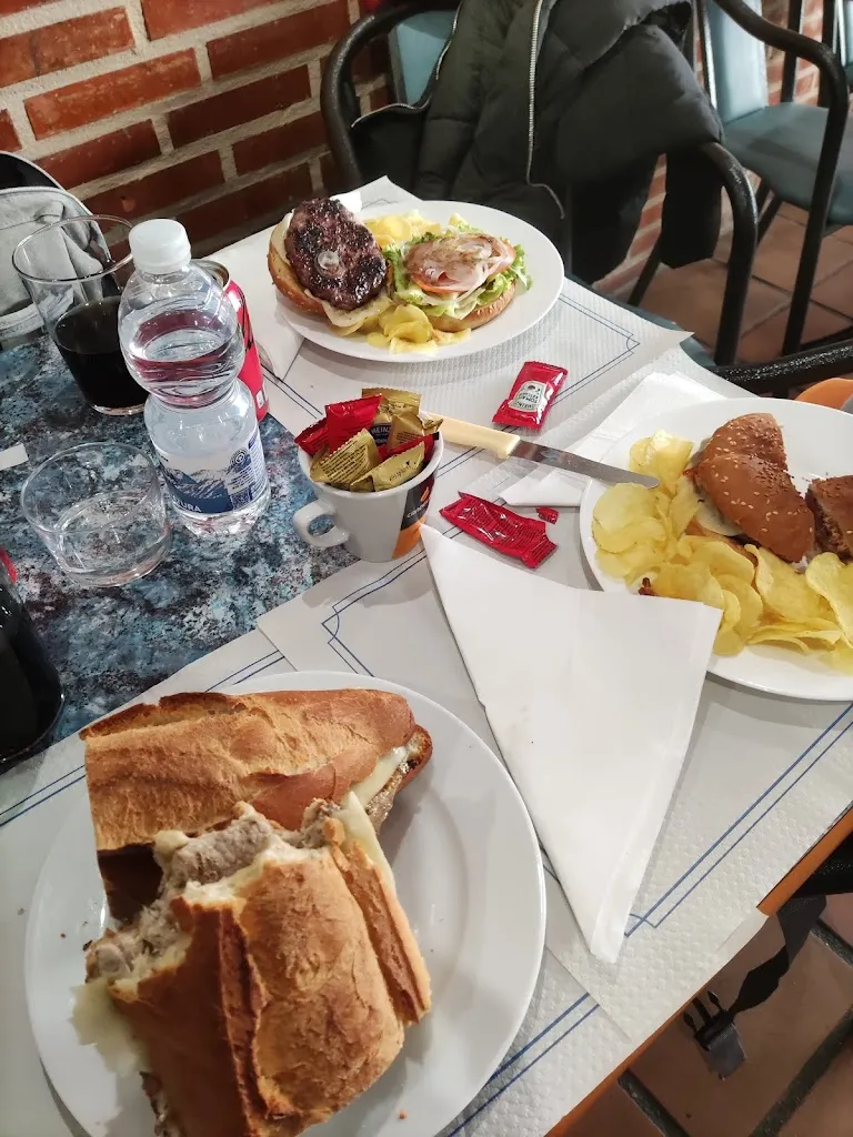 Rubén Vázquez_Cafeteria Tapería O Pote_Castro Caldelas_review