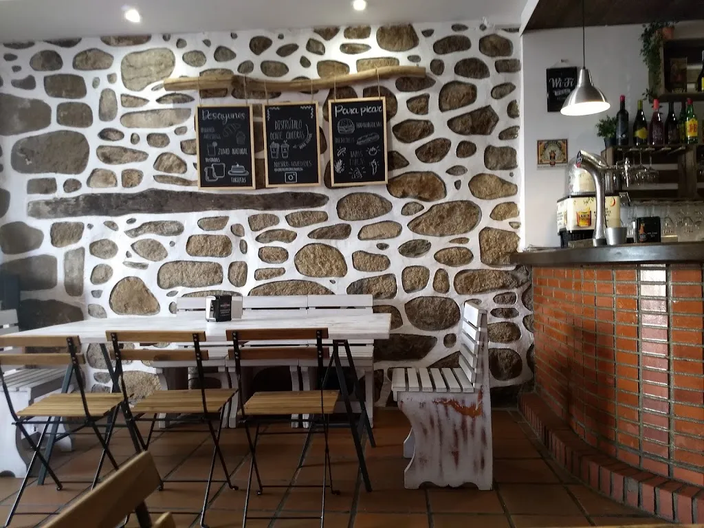Cafeteria Tapería O Pote restaurant in Castro Caldelas