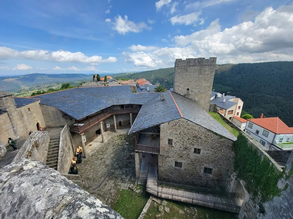 Castillo De Castro Caldelas_Castro Caldelas_slider_image_3