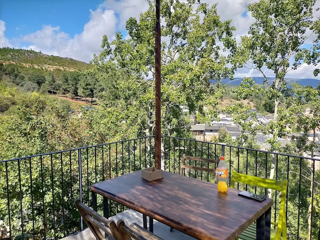 Martín Varela_A Cova da Xabreira_Larouco_review