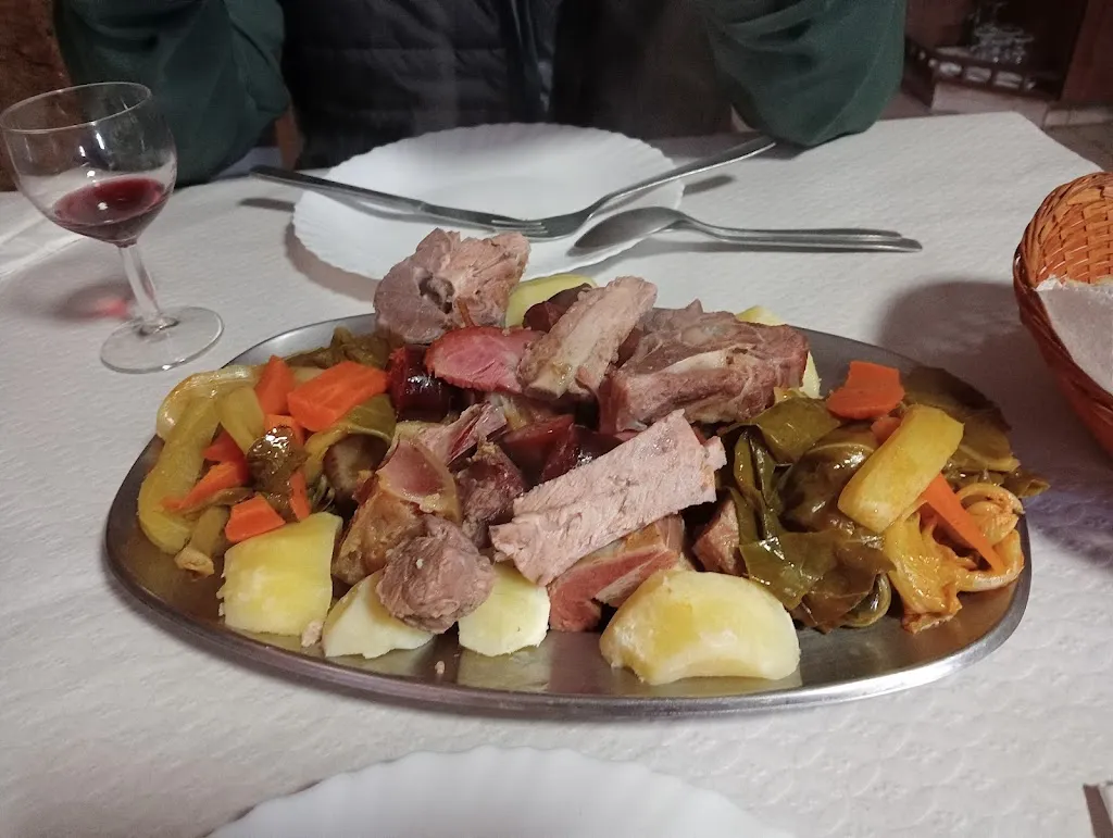 Lucimar Aparecida Cadoni_Restaurante Larouco_Larouco_review