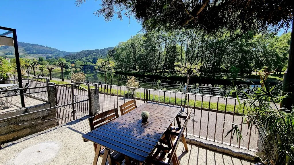 Restaurante A Garrafeira restaurant in Leiro