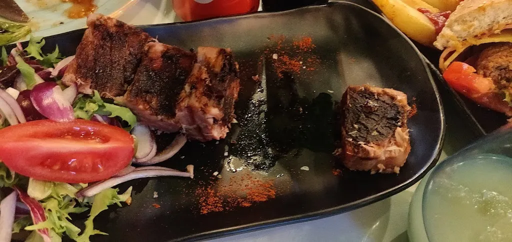 Richard Hayden_Restaurante Parisien_Gudiña A_review