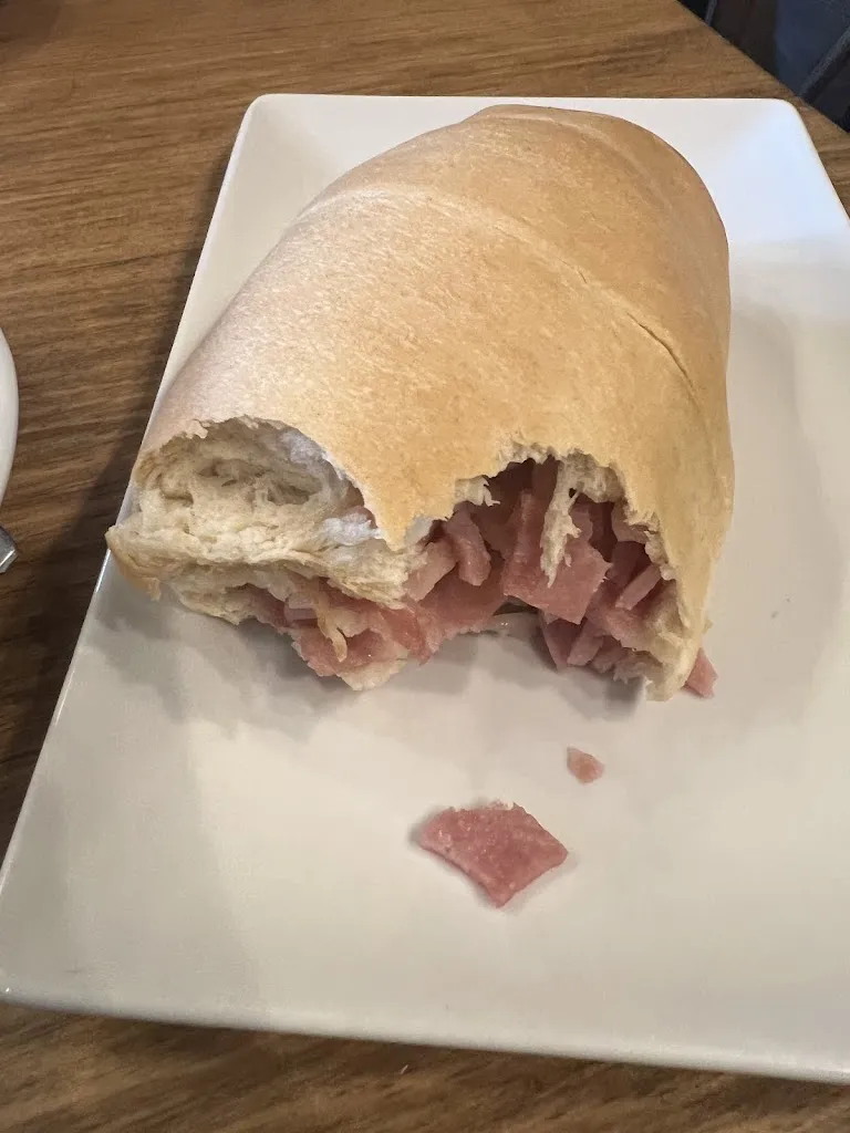 VICTOR LEZAMA_Café Bar Bohemia Celanova_Celanova_recensione